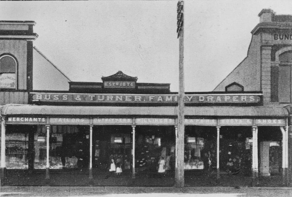 Buss & Turner Family Draper in Bundaberg, 1907